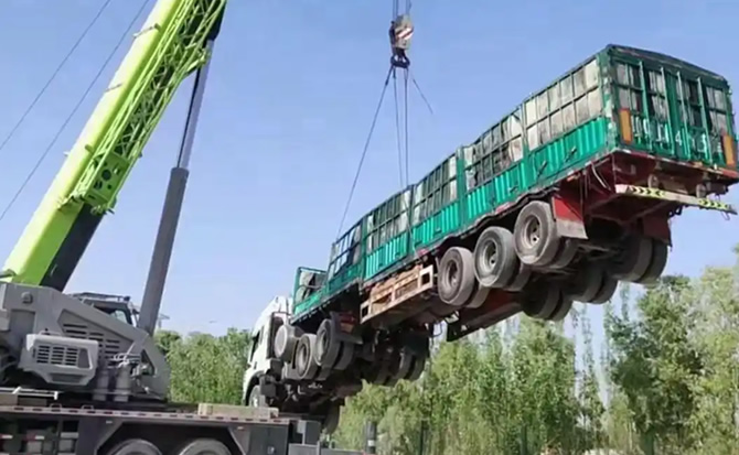 确山道路脱困救援案例